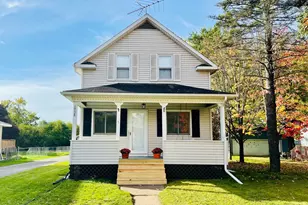 1938 E 26th St, Hibbing, MN 55746 - Photo 1