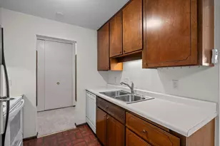 4380 Brookside Ct, Edina, MN 55436 - Photo 20