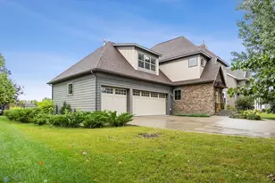 6028 Silverleaf Dr S, Fargo, ND 58104 - Photo 2