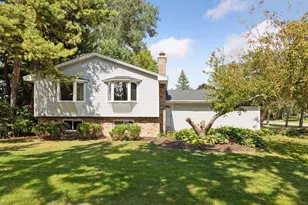 10410 32nd Ave N, Plymouth, MN 55441 - Photo 1