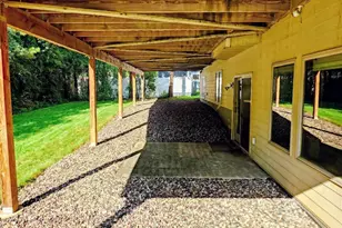 18658 Ponderosa Ct, Eden Prairie, MN 55347 - Photo 10