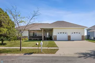 766 36th St S, Moorhead, MN 56560 - Photo 2