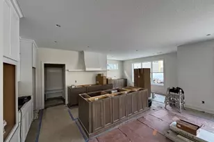 380 Laurel Curve, Golden Valley, MN 55426 - Photo 2