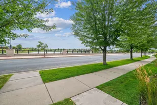 12352 Lakeview Dr N, Maple Grove, MN 55369 - Photo 22
