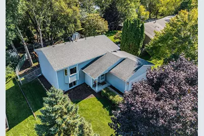 13471 Yosemite Avenue S, Savage, MN 55378 - Photo 2