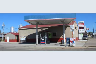 223 6th Street SE, Staples, MN 56479 - Photo 2