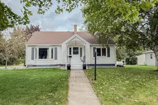 708 E Elm Ave, Olivia, MN 56277 - Photo 2