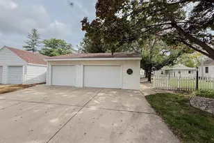 708 E Elm Ave, Olivia, MN 56277 - Photo 4