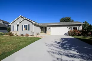 1305 Lakeside Cir, Buffalo, MN 55313 - Photo 1