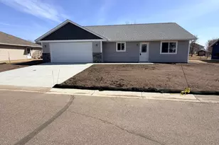 425 4th Ave SE, Saint Joseph, MN 56374 - Photo 2