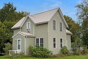 305 E Garfield St, Hendricks, MN 56136 - Photo 1