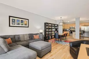 301 Oak Grove St, Minneapolis, MN 55403 - Photo 20