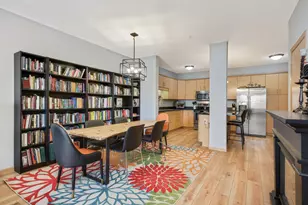 301 Oak Grove St, Minneapolis, MN 55403 - Photo 4