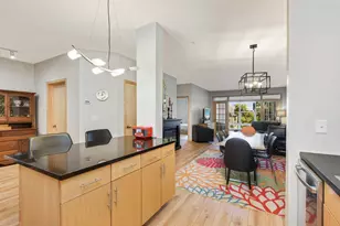 301 Oak Grove St, Minneapolis, MN 55403 - Photo 10