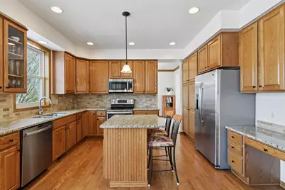 466 Greenview Drive, Chanhassen, MN 55317 - Photo 4