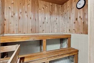 8441 Irwin Rd, Bloomington, MN 55437 - Photo 32