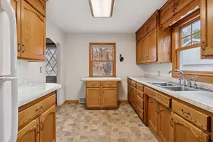 869 Iowa Ave W, Saint Paul, MN 55117 - Photo 22