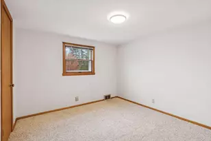 869 Iowa Ave W, Saint Paul, MN 55117 - Photo 28