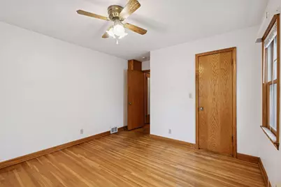 869 Iowa Avenue W, Saint Paul, MN 55117 - Photo 16