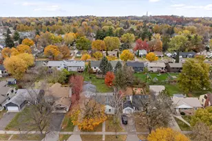 869 Iowa Ave W, Saint Paul, MN 55117 - Photo 4