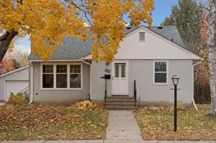 869 Iowa Ave W, Saint Paul, MN 55117 - Photo 2
