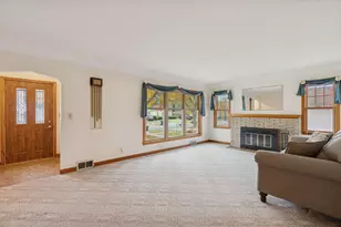 869 Iowa Ave W, Saint Paul, MN 55117 - Photo 10