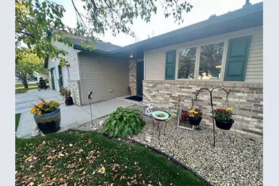 304 SE Valley View Drive, Willmar, MN 56201 - Photo 2