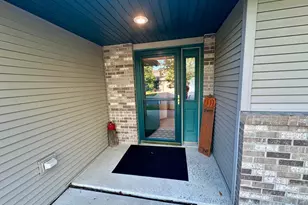 304 SE Valley View Dr, Willmar, MN 56201 - Photo 4