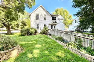 27 2nd Ave SW, Glenwood, MN 56334 - Photo 1