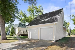 801 Carver St N, Winthrop, MN 55396 - Photo 24