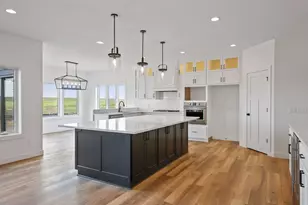 4928 Parkside Cir, Eagan, MN 55123 - Photo 4