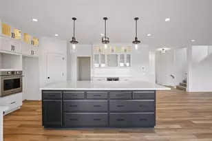 4928 Parkside Cir, Eagan, MN 55123 - Photo 8