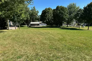 9340 Pierson Lake Dr, Chaska, MN 55318 - Photo 4