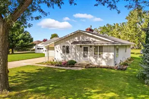 704 21st Ave NW, Austin, MN 55912 - Photo 1