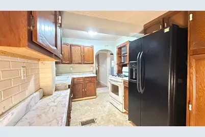 327 20th Ave SW, Rochester, MN 55902 - Photo 8