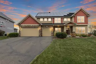 7736 Stafford Trail, Savage, MN 55378 - Photo 4