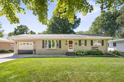 1086 Sherwood Street SE, Hutchinson, MN 55350 - Photo 1