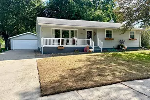 1614 Johnson Ln, Worthington, MN 56187 - Photo 1