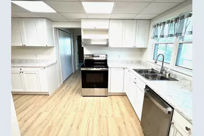 117 Zeh Street W, Thief River Falls, MN 56701 - Photo 2