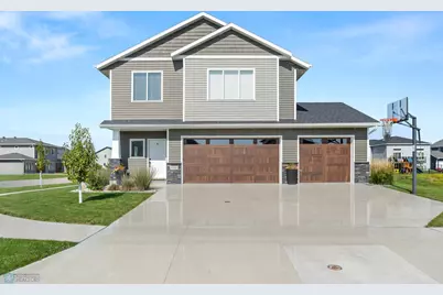 4866 Hampton Circle S, Moorhead, MN 56560 - Photo 1