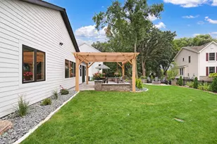 4951 Parkside Cir, Eagan, MN 55123 - Photo 6