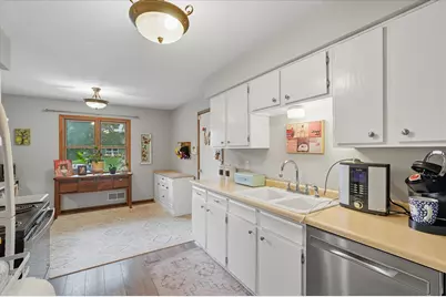 8389 69th Street S, Cottage Grove, MN 55016 - Photo 6