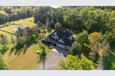 406 7th Street NW, Hinckley, MN 55037 - Photo 2