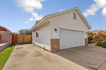 885 Lee Street NE, Owatonna, MN 55060 - Photo 2