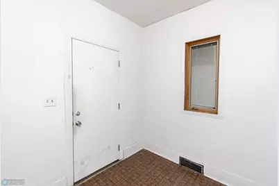 601 10th Street S, Fargo,  58103 - Photo 8