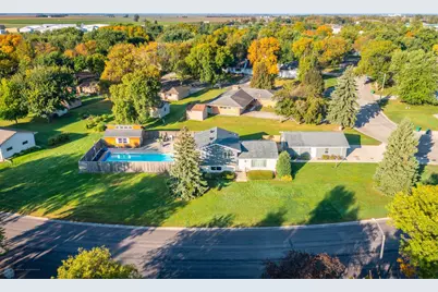 901 2nd Street S, Wahpeton,  58075 - Photo 1