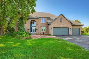 265 Mallard Dr, Shakopee, MN 55379 - Photo 2