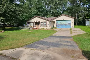 345 3rd Ave NE, Pine City, MN 55063 - Photo 1