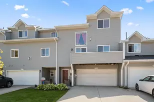 673 Kingfisher Ln, Woodbury, MN 55125 - Photo 1