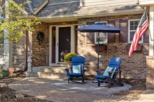 941 Pineridge Ct, Mahtomedi, MN 55115 - Photo 2